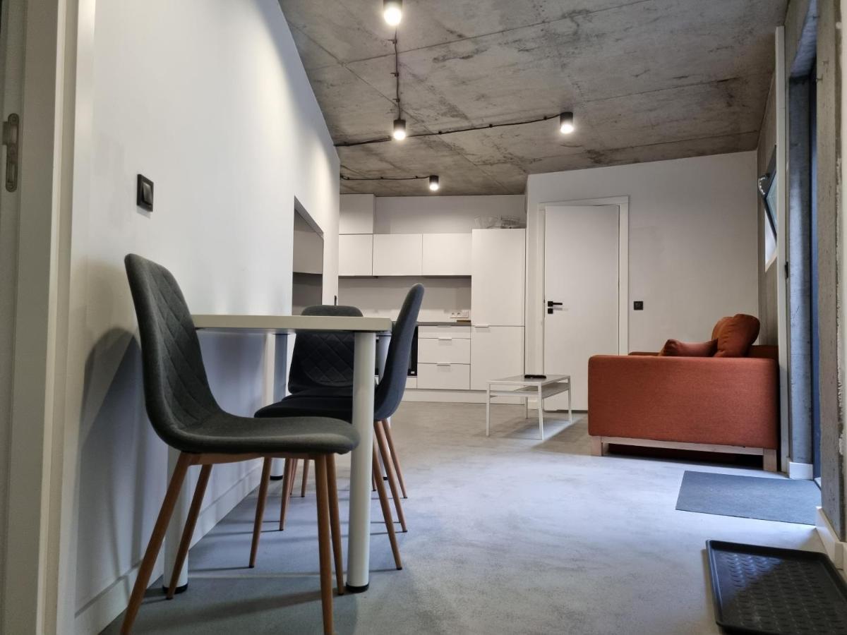 Industrialna Piwnica Hostel Гданск Екстериор снимка