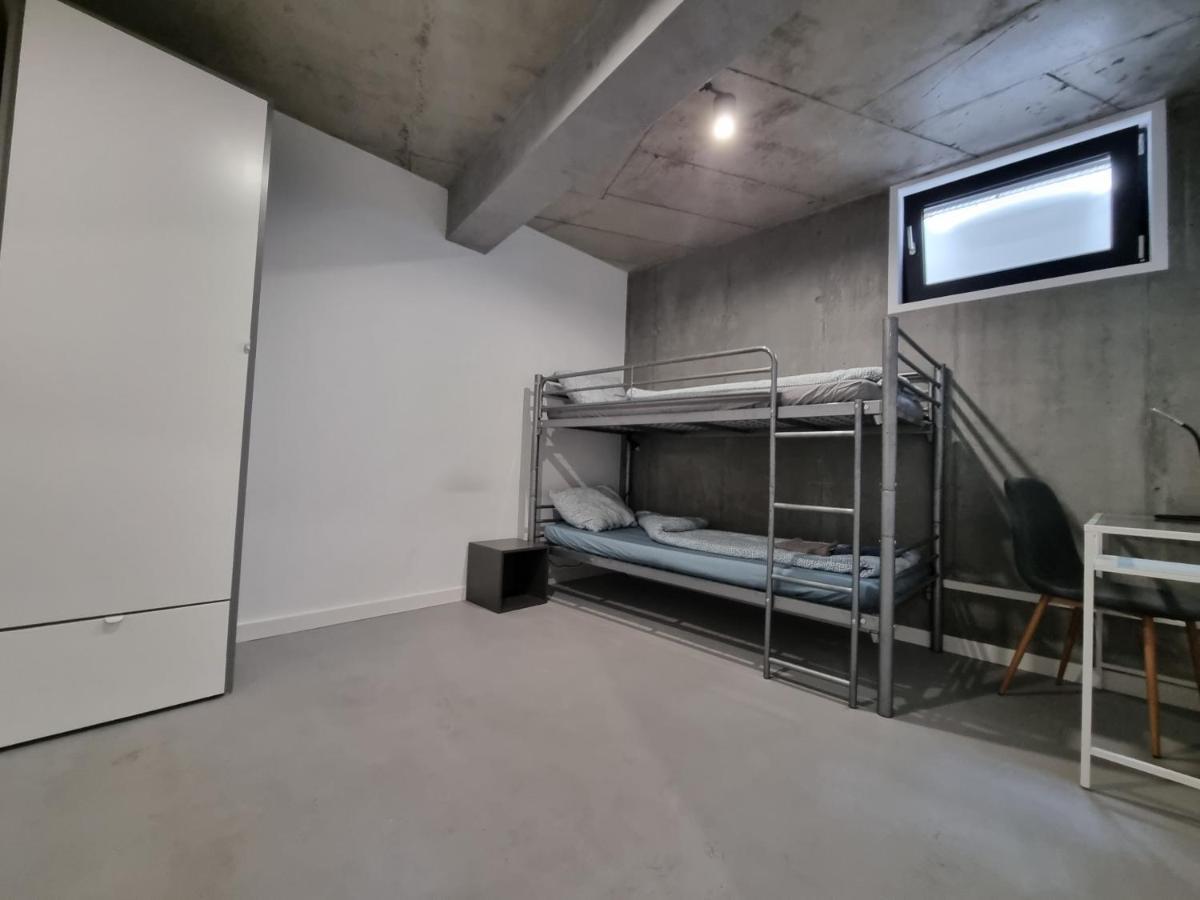 Industrialna Piwnica Hostel Гданск Екстериор снимка