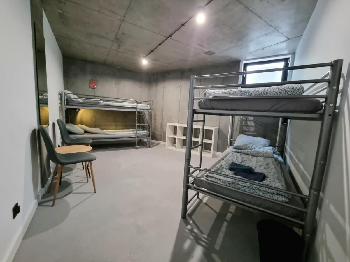Industrialna Piwnica Hostel Гданск Екстериор снимка