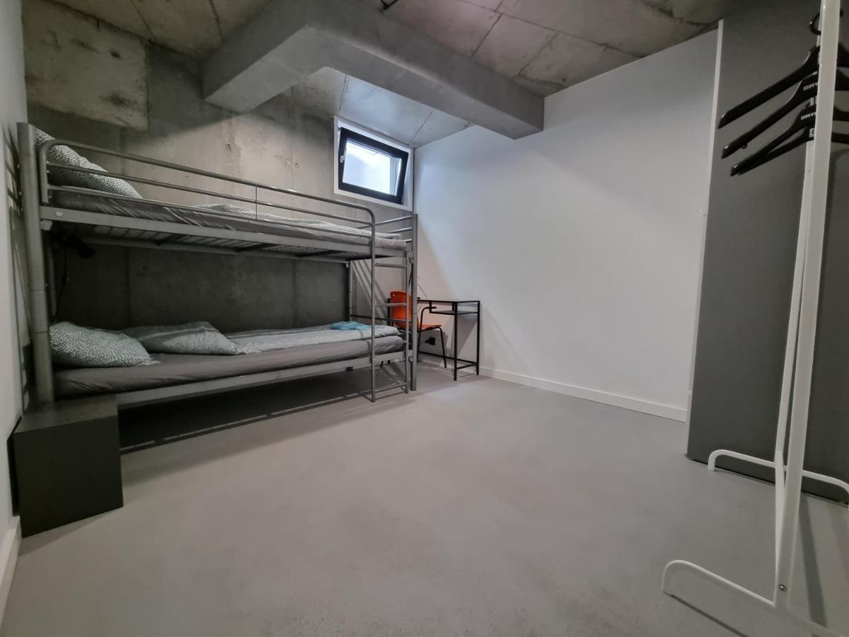 Industrialna Piwnica Hostel Гданск Екстериор снимка