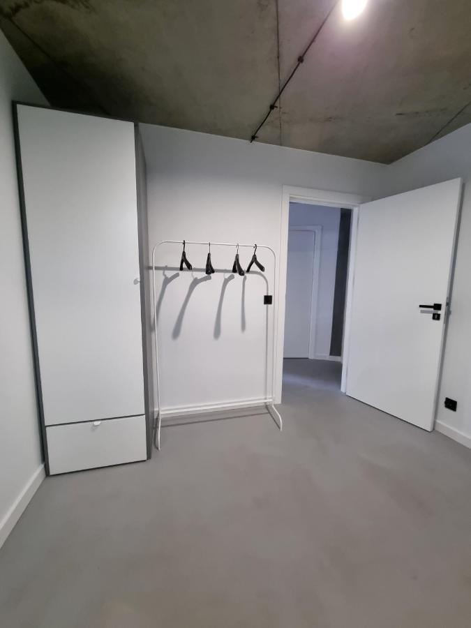 Industrialna Piwnica Hostel Гданск Екстериор снимка